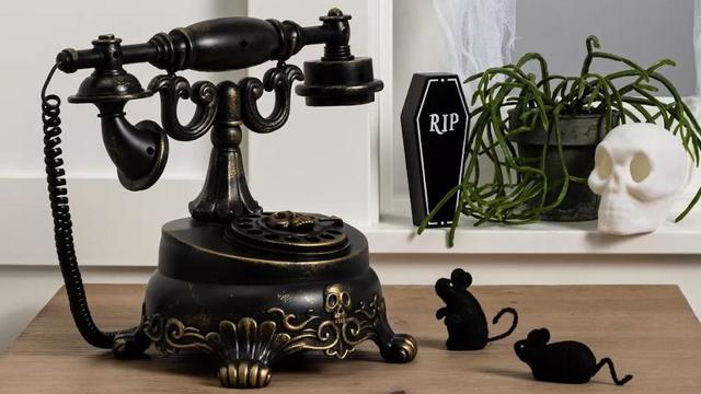 Animated Eerie Victorian Telephone 