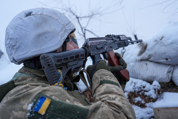 Ukrainian soldiers along the frontline near the town of Zolote-4 