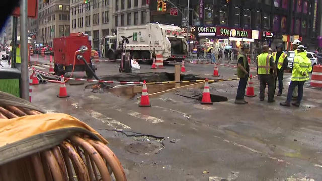 times-square-water-main-break-repairs.jpg 