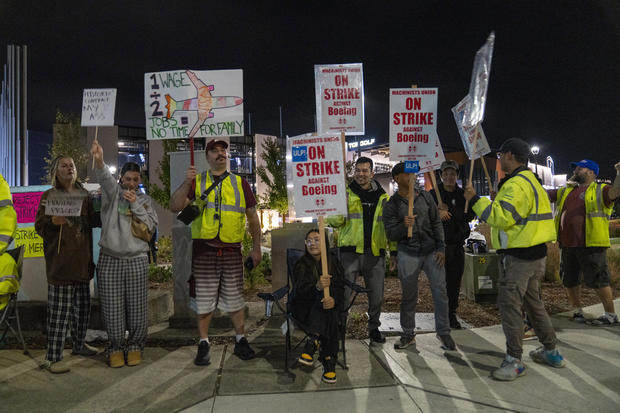 Boeing CEO Warns Workers Strike Would Jeopardize Its Recovery 