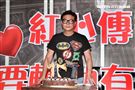 錢小豪來台擔任傳善大使關懷弱勢家庭。（記者邱榮吉/攝影）