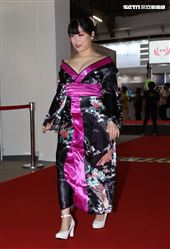 日本當紅人氣AV女優楪可憐、日向真凜、森澤佳奈、榮川乃亞為首及多位首度來台的歐美女優，超過50位成人男、女優到場。參加TAE成人展。（記者邱榮吉/攝影）