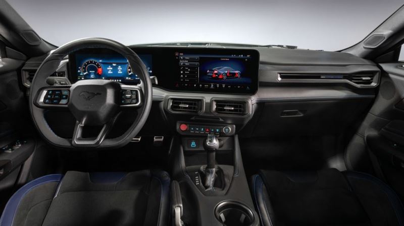 12.4吋數位儀表、13.2吋中控螢幕與最新SYNC4影音系統。（圖／Ford）