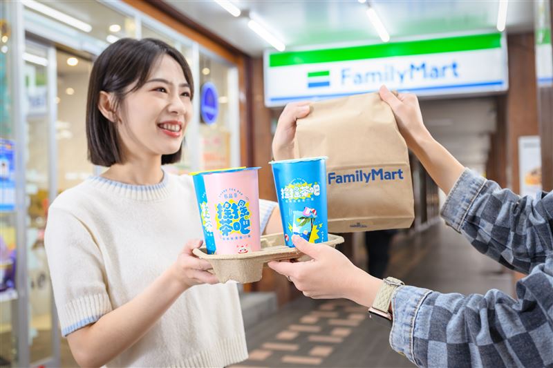 全家私品茶雙產品線在搭配不同配料下變化出多種風味，並因封口機設備的助攻，實現「搖一搖」的飲用儀式感，也提升外帶外送的便利性。（圖／品牌業者提供）