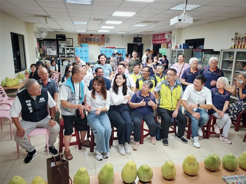 高虹安14日晚間受邀參加里民活動。（圖／翻攝自Sweety施淑婷 臉書）