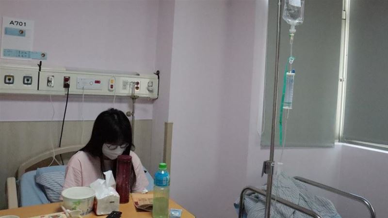 16歲女狂吐瀉染沙波病毒　醫：與餵貓無關