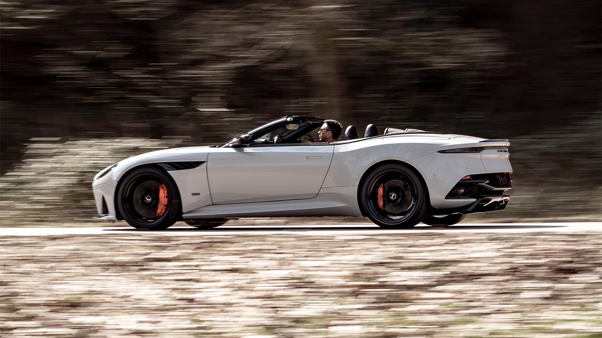 2022 Aston Martin DBS Volante Superleggera 5.2 V12