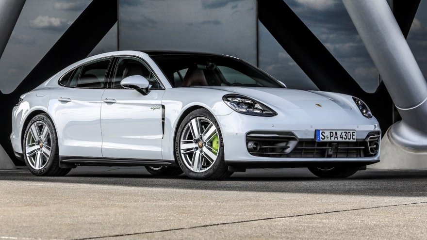 2023 Porsche Panamera 4 S E-Hybrid