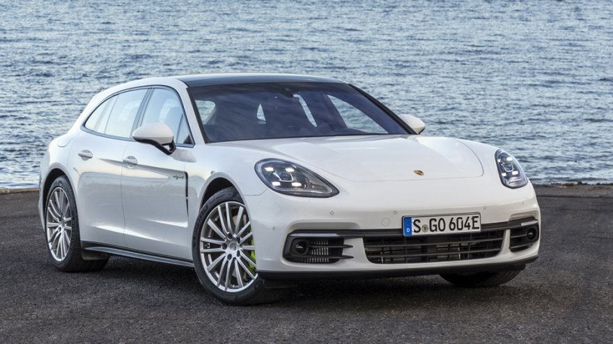 2020 Porsche Panamera Sport Turismo 4 E-Hybrid