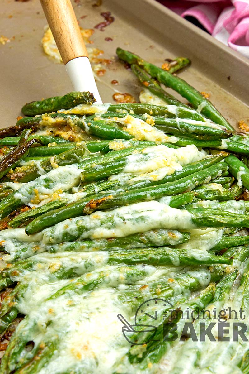 Cheesy garlic green beans