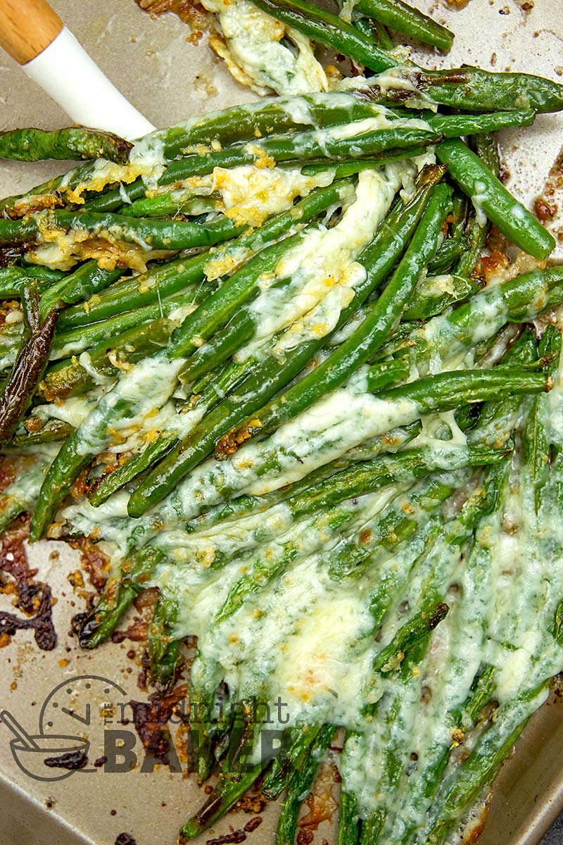 Cheesy garlic green beans