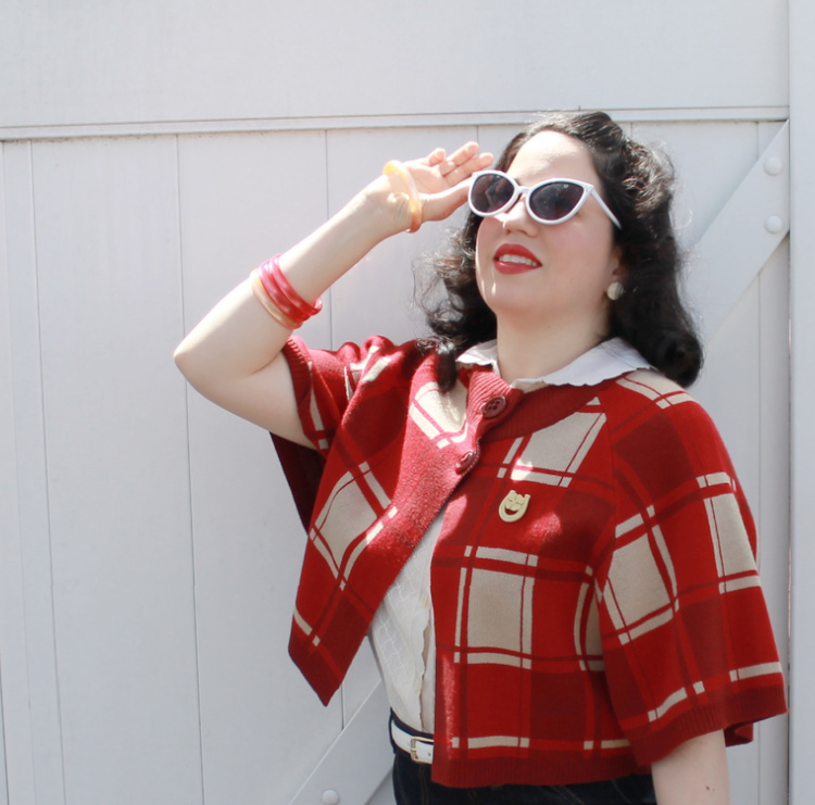 A Vintage Nerd, Vintage Fashion, Vintage Capes, Vintage Blog, Vintage Fashion Blog, Spring Transition Fashion, Retro Inspired Capes