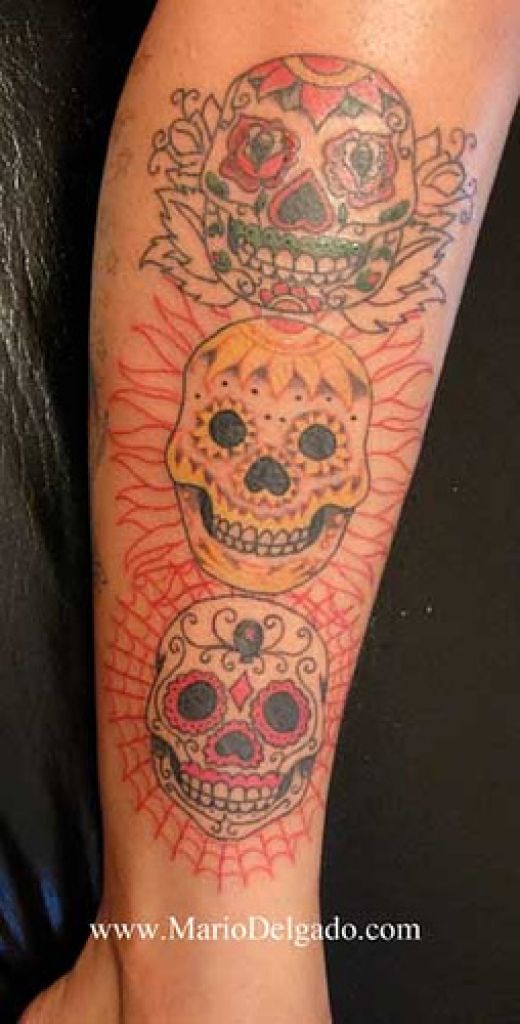 skull tattoos on hands. skull tattoos pictures.