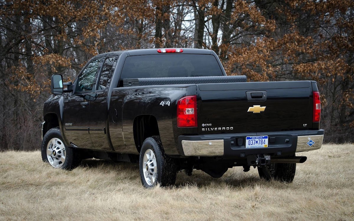 2013 Chevrolet Silverado Widescreen HD Wallpaper 3