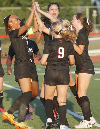 Geneva vs Waterloo girls soccer