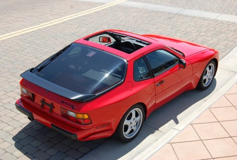 Porsche 944