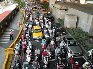 Motorcycles_in_Taipei