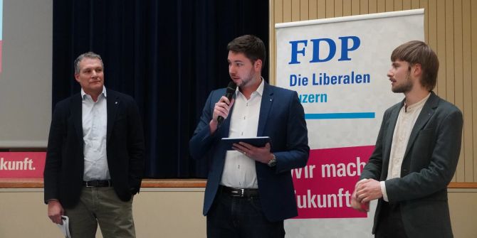 FDP Männer Mikro Podium