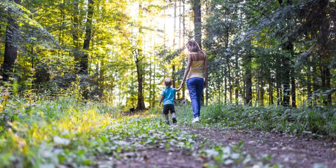 Frau Kind Weg Wald