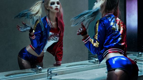 Harley Quinn,suicide Squad,cosplay,specchio