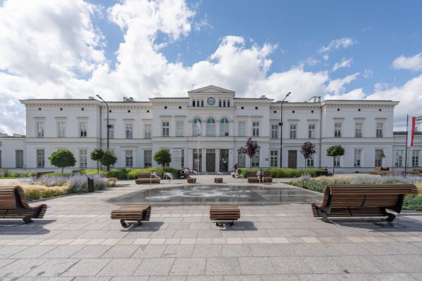 train station,bench,building