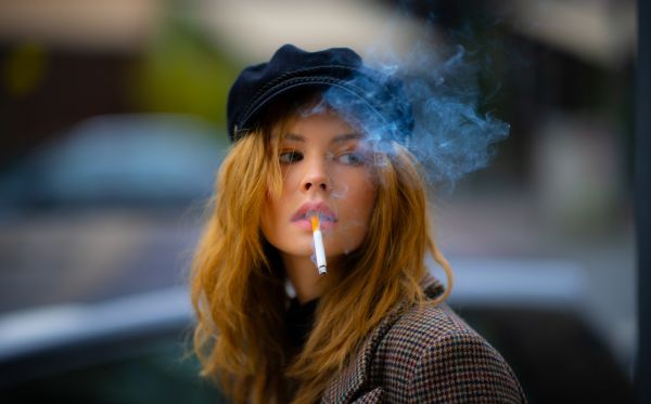 Anastasia Scheglova,ARTE,beautiful girl,cigarro,cara,menina