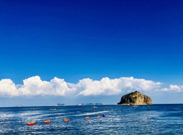 sea,cloud,beach,water,sky,vacation