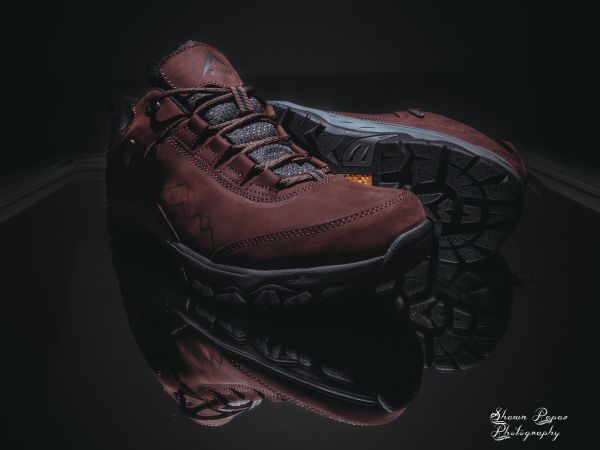 hiking,sepatu,hiking shoes,tahan air,coklat,produk