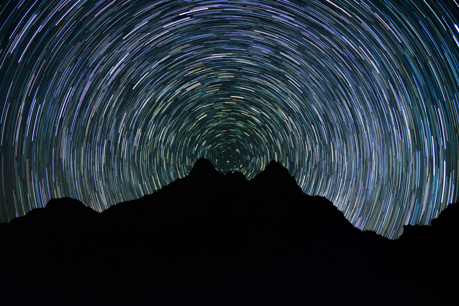 fotografering, natt, natur, landskap, stjerner, lang eksponering, lys stier, sirkel, fjellene, svart, silhouette, minimalisme