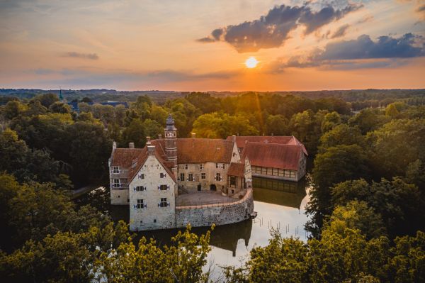 naturaleza,arquitectura,castillo,edificio viejo,Vischering castle,lago