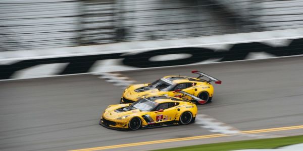 Chevrolet Corvette C7,1600x800 px,Chevrolet,Daytona USA,Voitures de course,Rolex 24 à Daytona