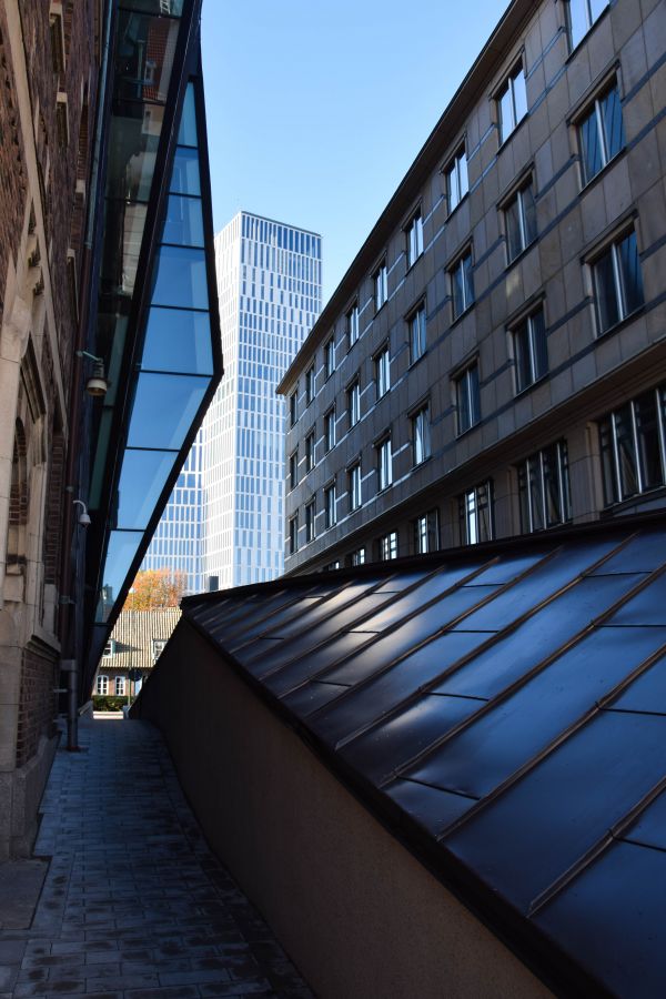 Stadt,Stadtbild,die Architektur,Betrachtung,blau,Wolkenkratzer