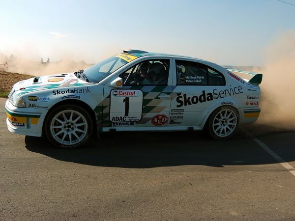 coche,vehículo,coche deportivo,carreras,Sedán,Skoda