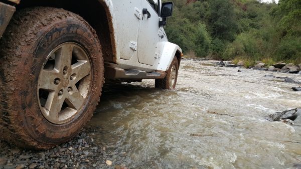 voiture,véhicule,route,boue,pneu,sale