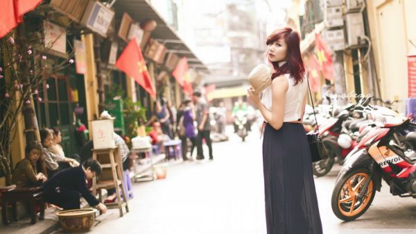 women,Asian,redhead,street,looking at viewer,millinery