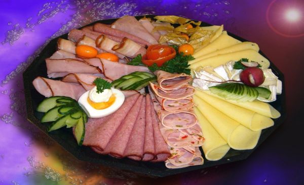 cold cuts,Käse,Fleisch,wird bearbeitet