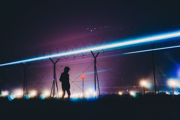 filo spinato,uomo,silhouette,notte