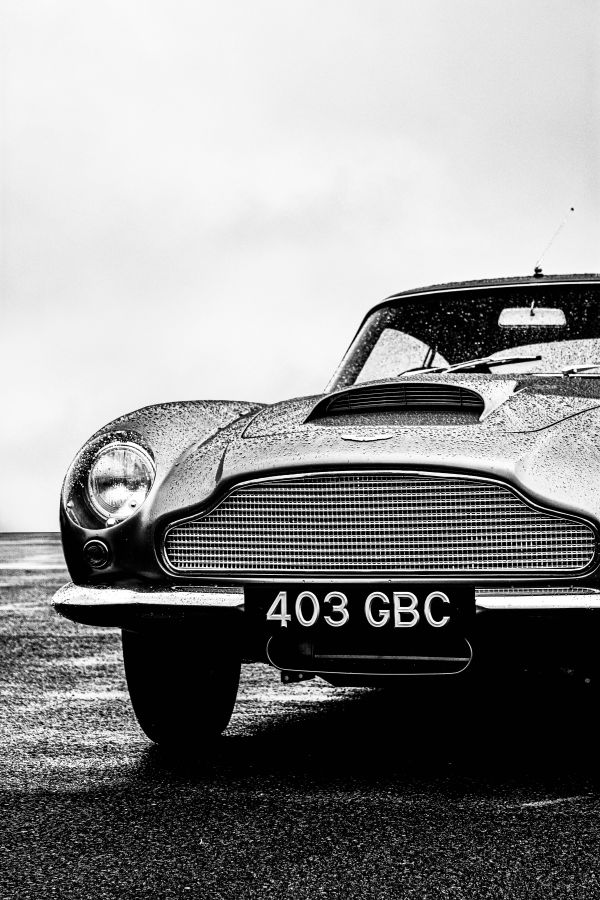 Aston Martin DB5,yksivärinen,valokuvaus