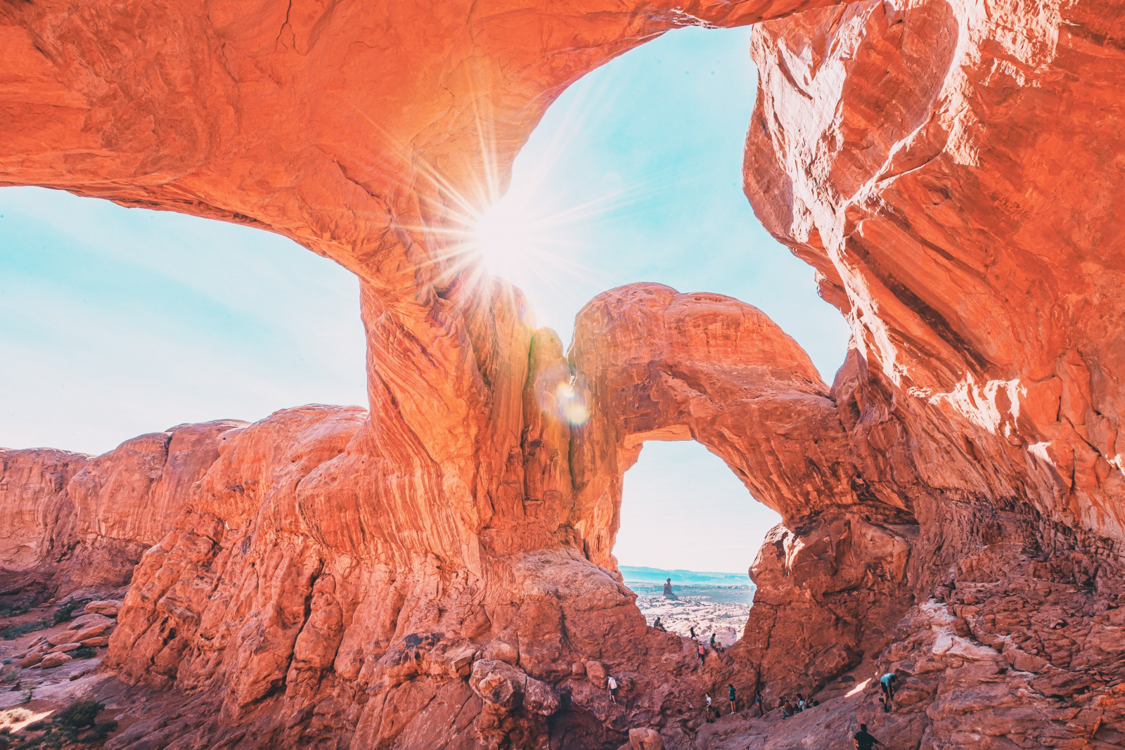 sky, cloud, plant, world, Natural landscape, bedrock, biome, landscape, Formation, geological phenomenon, natural arch, outcrop, arch, geology, rock, badlands, wilderness, erosion, tree, circle, Fault, ART, wadi, horizon