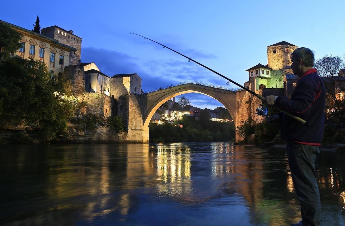 nuit, eau, réflexion, Tourisme, soir, pont, rivière, Bosnie Herzégovine, canal, pêche, Mostar, vieux pont, l'automne, 1200x788 px, voie navigable