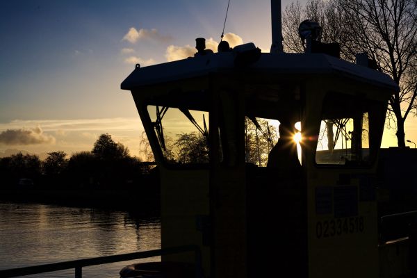 zonsondergang,veerboot,backlight,silhouet,Akersloot