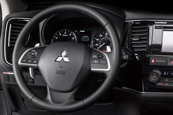 Mitsubishi,2015,Versión Outlander SE US,Show de net,Netcar,Imágenes del coche