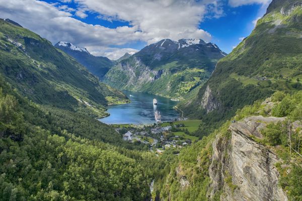 fjord,Norge,natur,landskap,fjellene