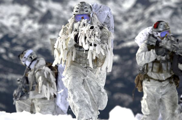 neige,hiver,soldat,militaire,armée,astronaute