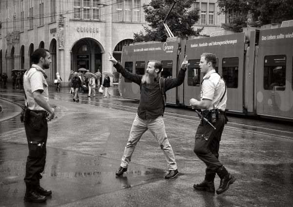 street,city,people,urban,bw,streetart