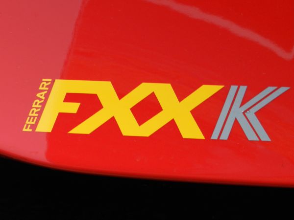 rood,Ferrari,tekst,logo,merk,etiket