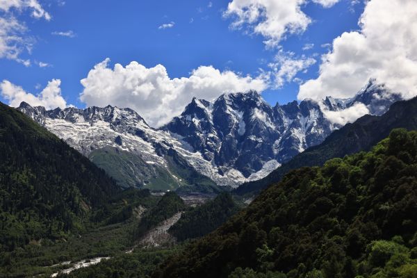 雪峰,性质