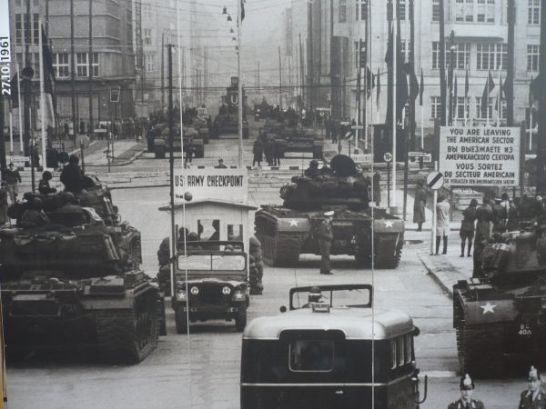 monocromático,rua,neve,veículo,estrada,soldado