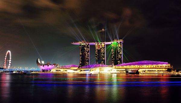 Marina Bay,Lámpák,óriáskerék,Singapore,épület