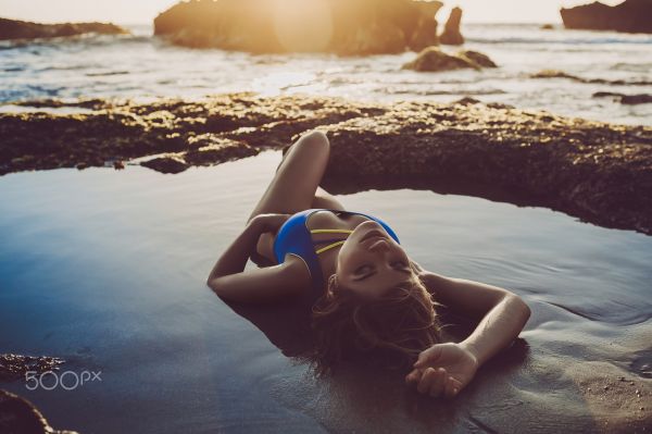 Sonnenlicht, Frauen im Freien, Frau, Modell-, Sonnenuntergang, Meer